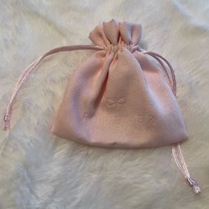 Forever Crystals - Beautiful necklace with a heart ❤️ pendant and silver chain.